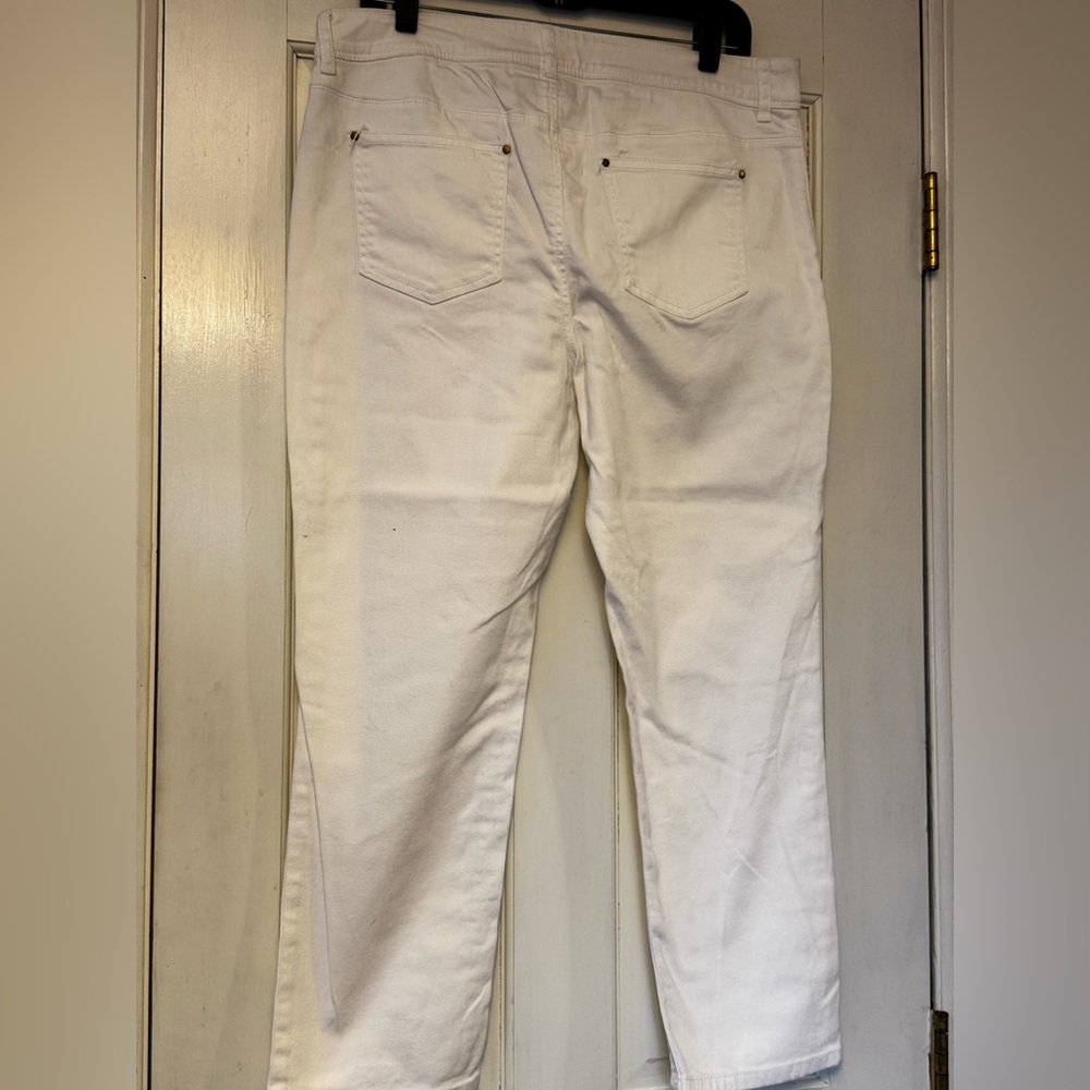 Chico's Classic White Ankle Jeans - Picture 2 of 9
